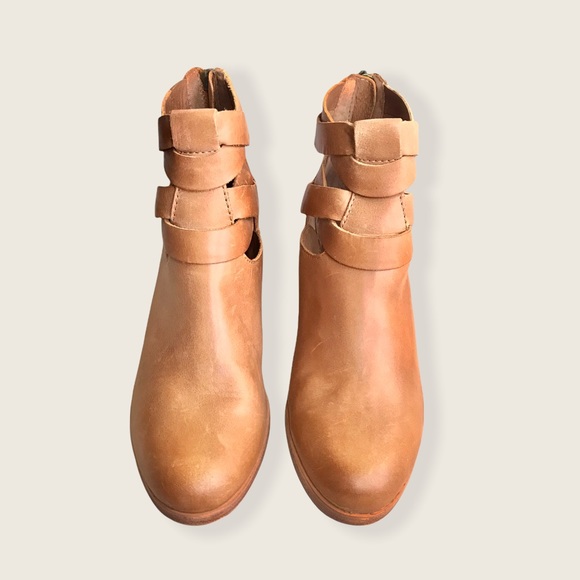 Frye Cameron Twist Tan Leather Heeled Ankle Boots - Picture 7 of 15